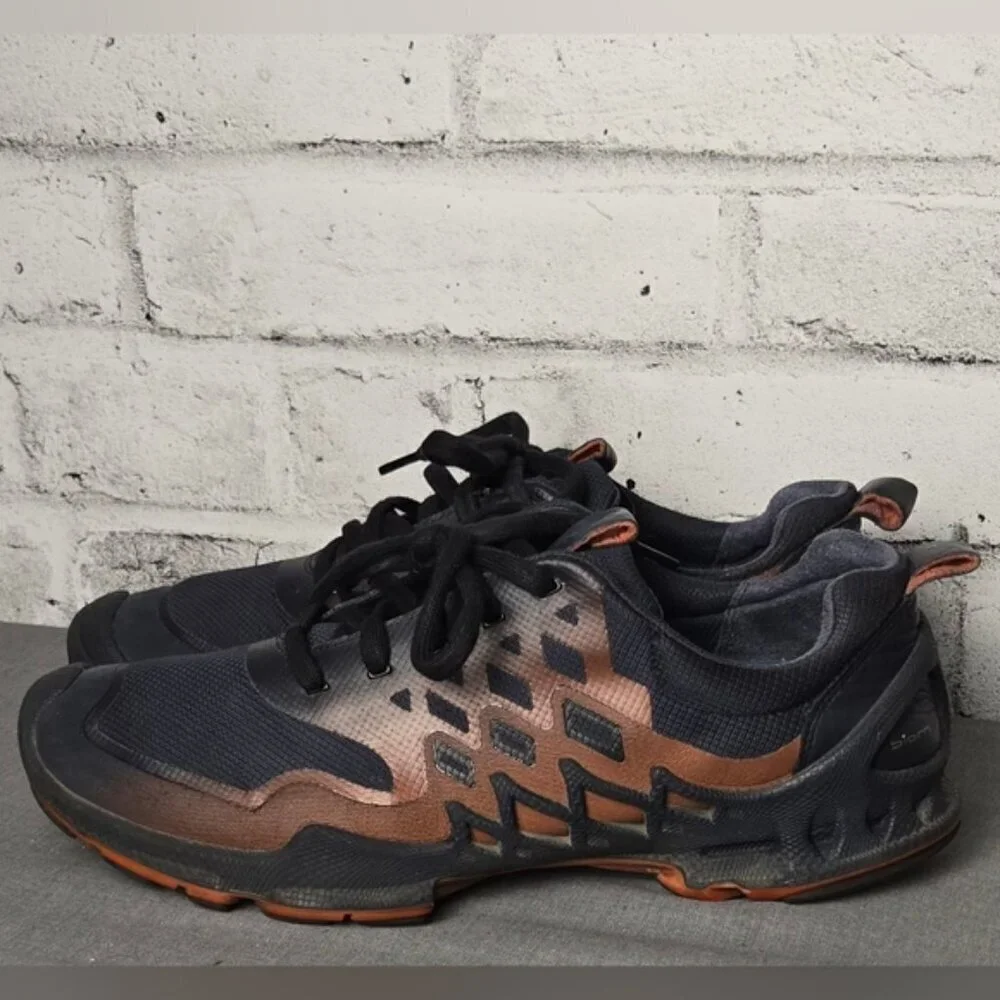 Ecco Biom Aex Athletic Shoes 802824-52124 ~ Navy and Orange
